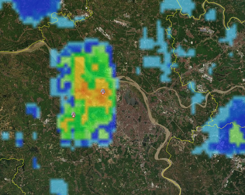 a very localized thunderstorm over hanoi 2020-08-04 at 13.10.59.png